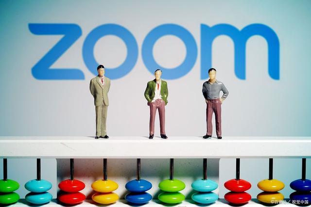 “最新人与ZOOM”：一场幽默的视角穿梭